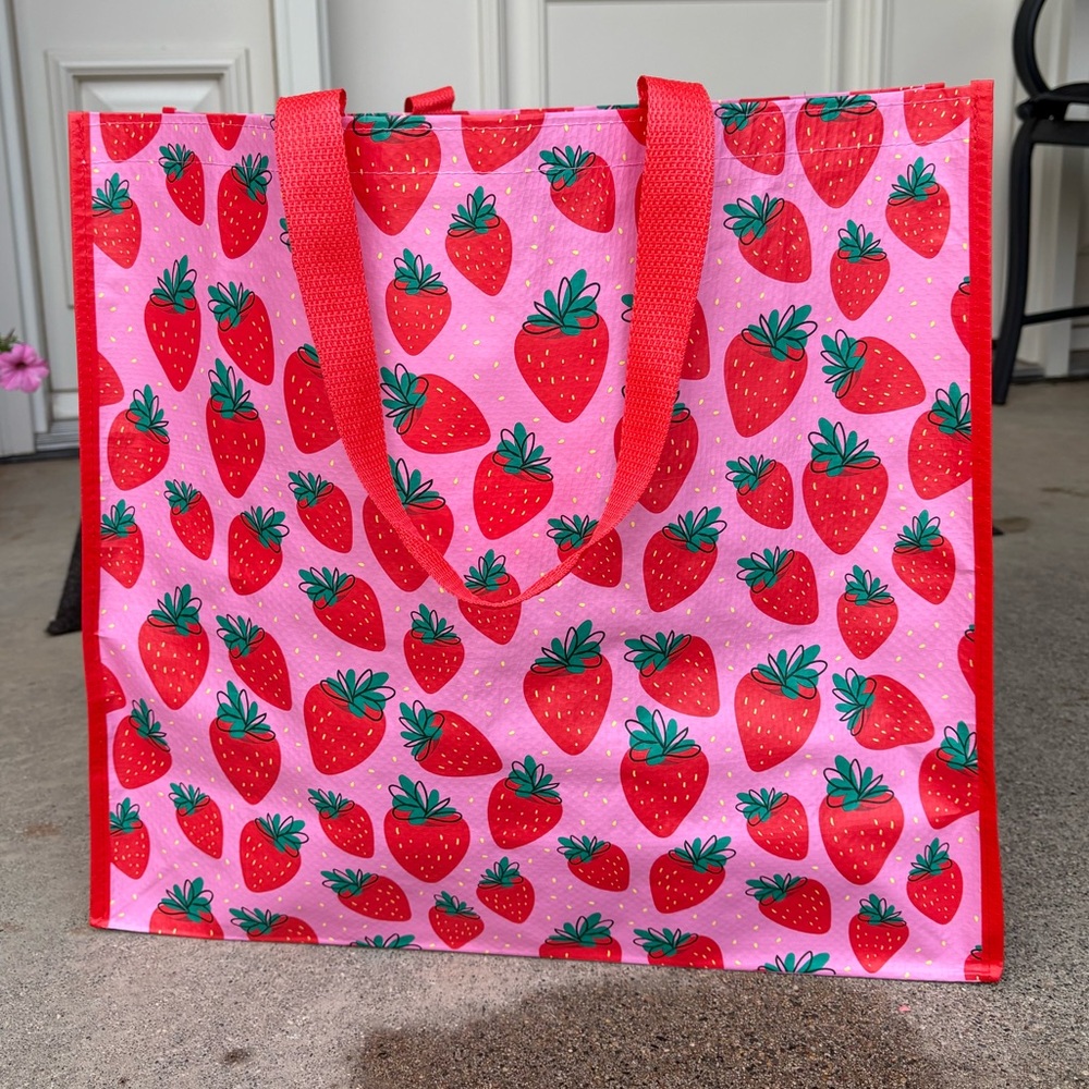 *NEW* T.J. Maxx Strawberry Print Large Reusable Shopping Tote Bag NEW
